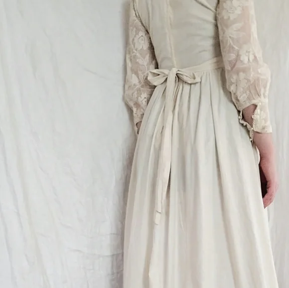 Vintage Gunne Sax Dress, 1970s authentic velvet & lace renaissance style - Picture 3 of 12